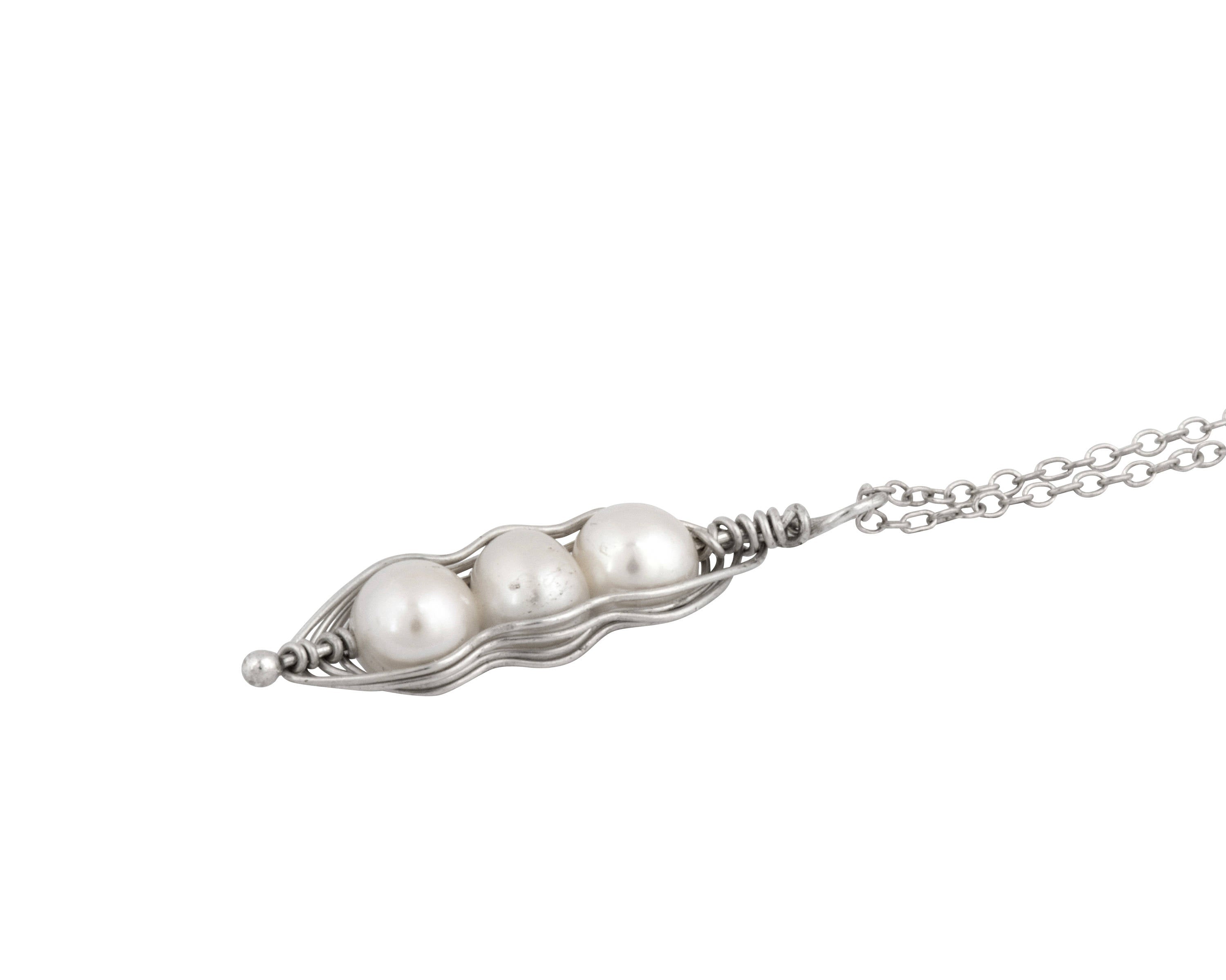 White Freshwater pearls PeaPod necklace