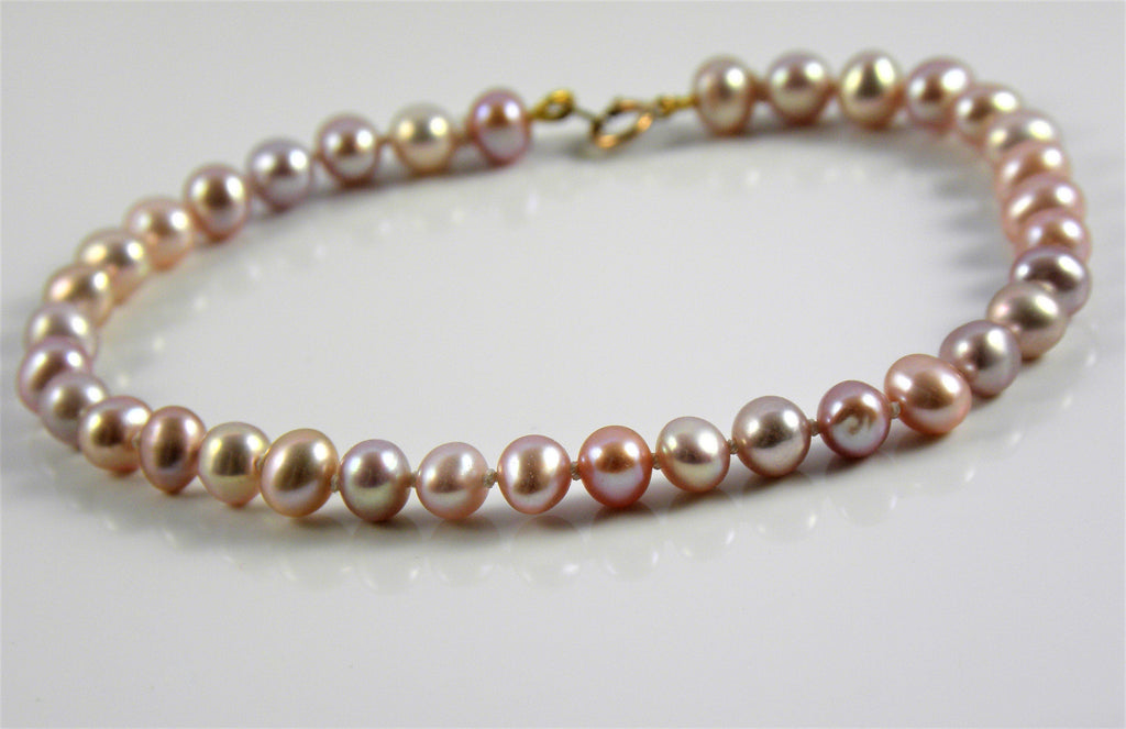 Natural Freshwater Pearl Bracelet with 10 ct Gold clasp, hand knotted