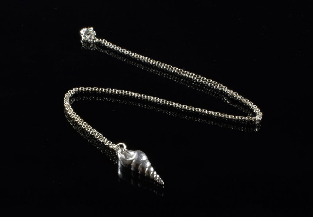 Fine silver seashell pendant necklace