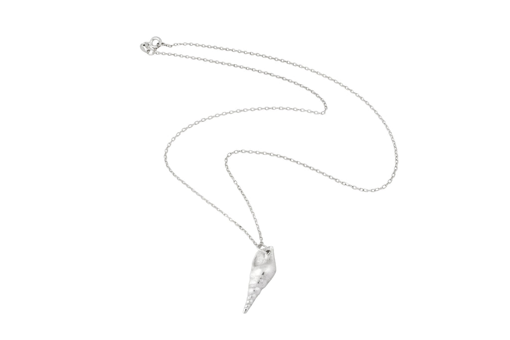 Fine silver seashell pendant necklace